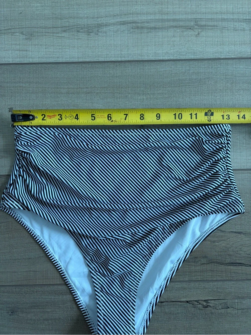 Cupshe black white